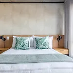 308 Bridgewater One - Two Bedroom Apartment With Park Views