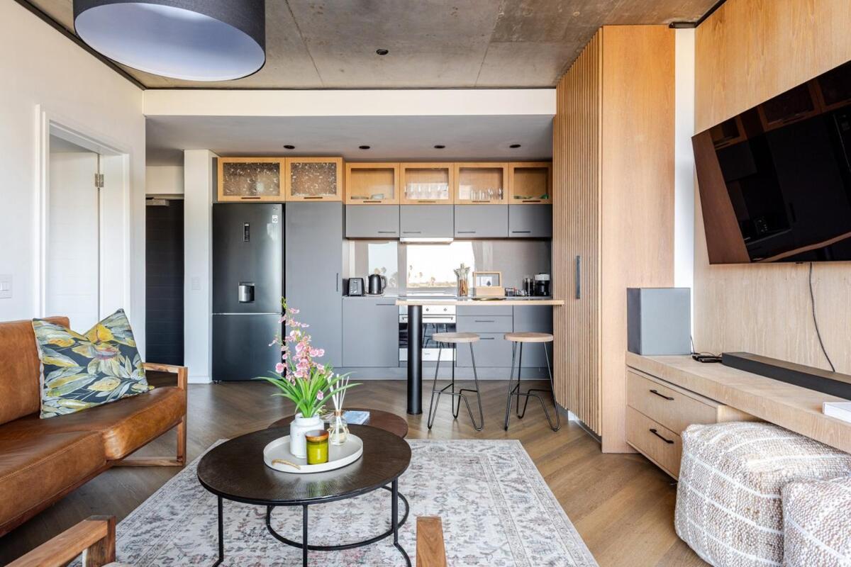 308 Bridgewater One - Two Bedroom With Park Views * Cape Town