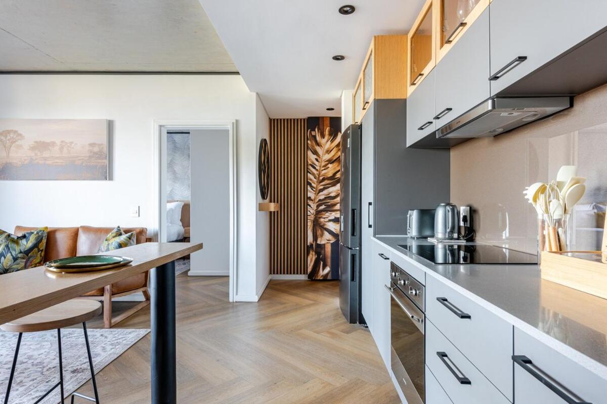 308 Bridgewater One - Two Bedroom With Park Views * Cape Town