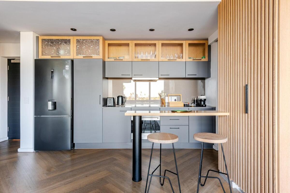 Apartment 308 Bridgewater One - Two Bedroom With Park Views Cape Town