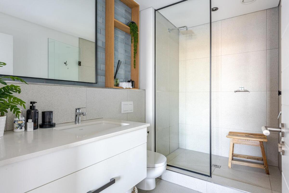 308 Bridgewater One - Two Bedroom With Park Views * Cape Town