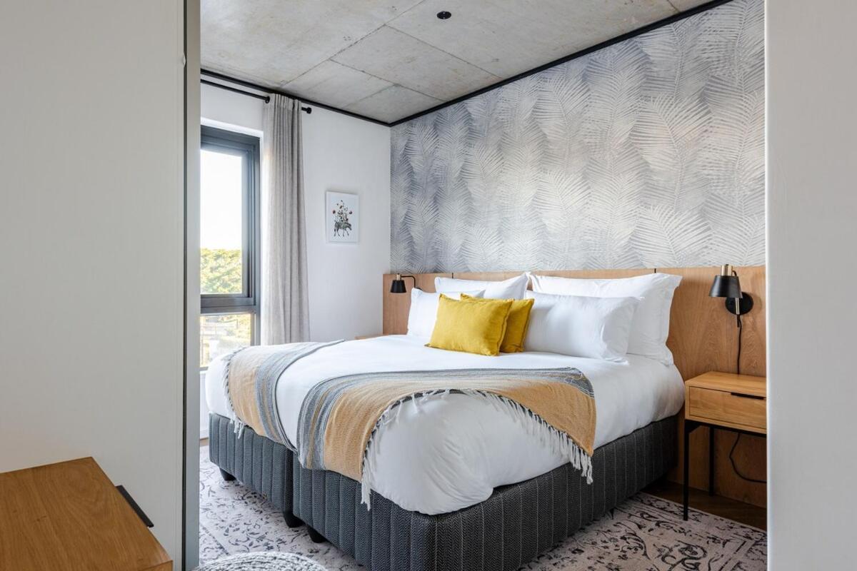 308 Bridgewater One - Two Bedroom With Park Views Cape Town