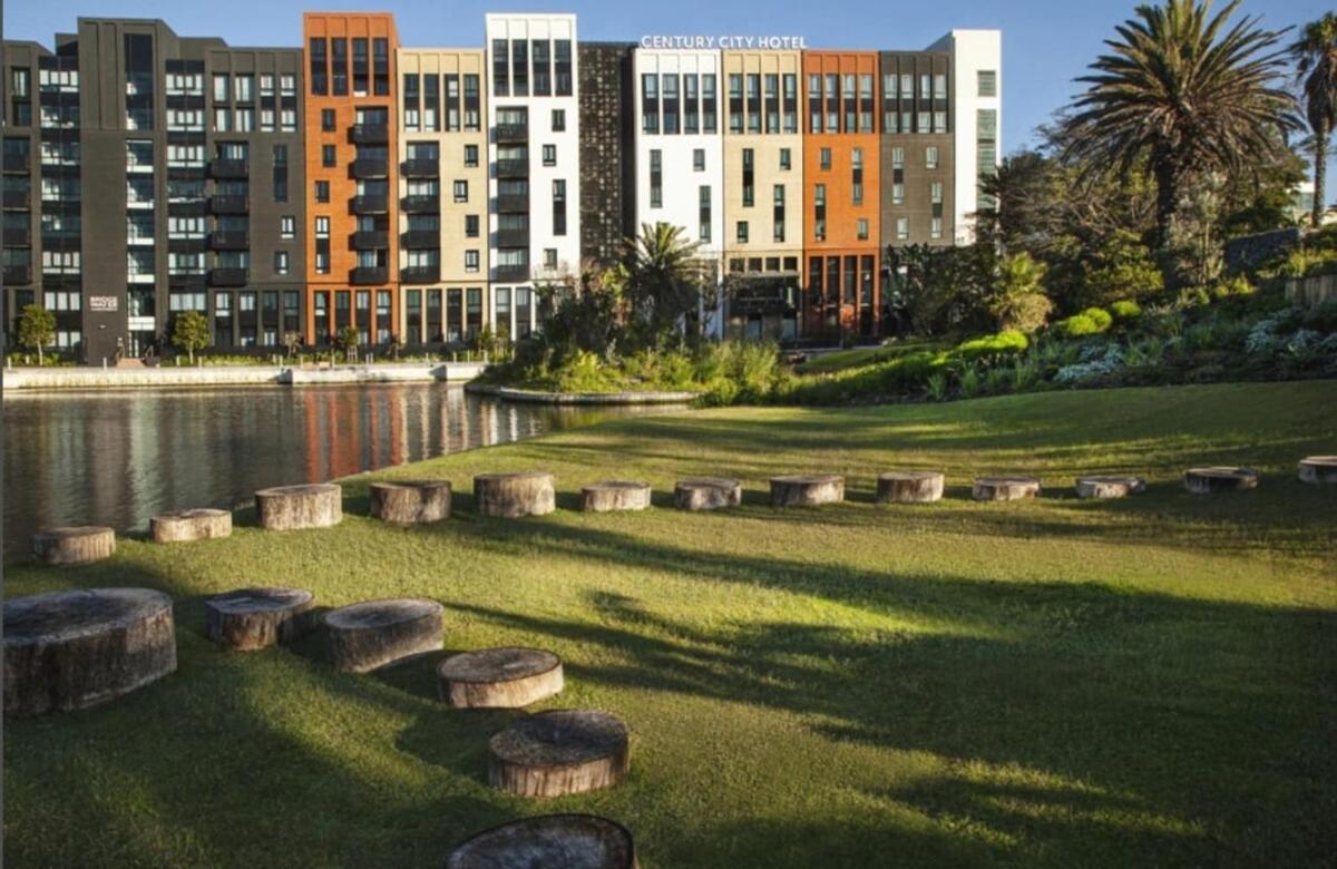 308 Bridgewater One - Two Bedroom With Park Views * Cape Town