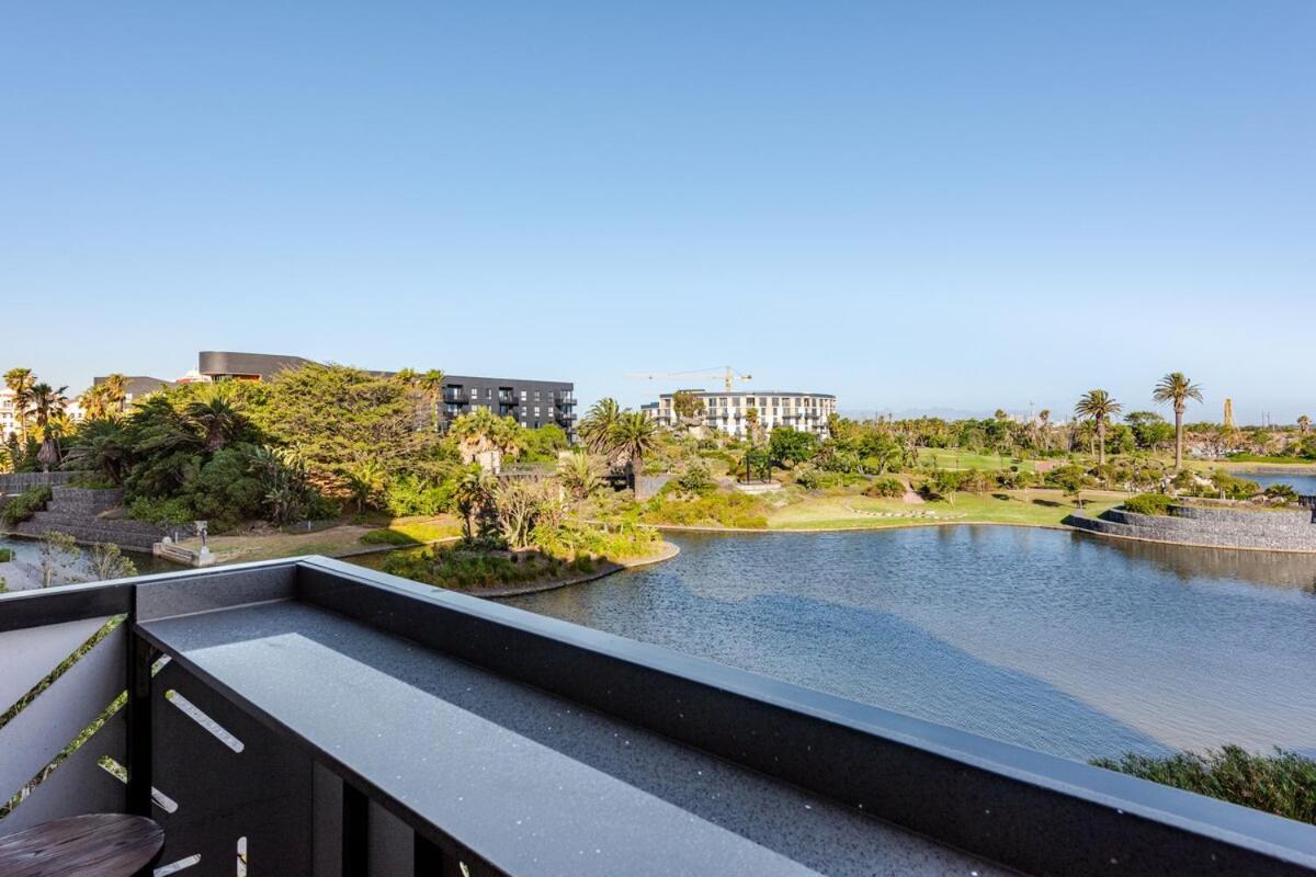Apartment 308 Bridgewater One - Two Bedroom With Park Views Cape Town